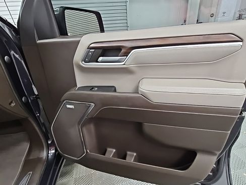 Used 2023 GMC Sierra 1500 SLT w/ SLT Premium Package image 43