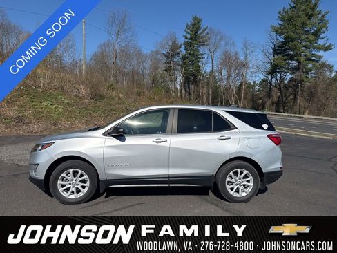 Used 2021 Chevrolet Equinox LS w/ LS Convenience Package image 4
