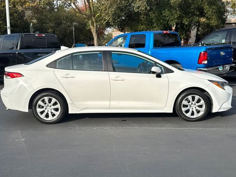 Used 2023 Toyota Corolla LE image 2