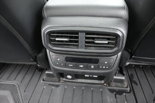 Used 2023 Honda Pilot Elite image 12