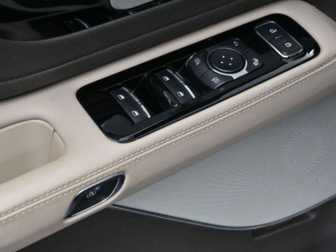 Used 2020 Lincoln Aviator Reserve w/ Equipment Group 202A image 14