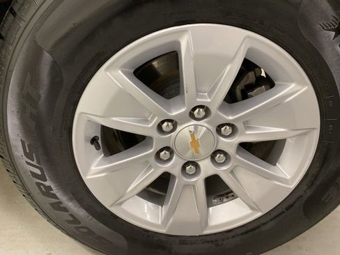 Used 2025 Chevrolet Silverado 1500 LT image 26