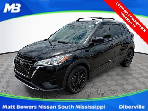 Used 2023 Nissan Kicks SV w/ Exterior Package FWD image 1