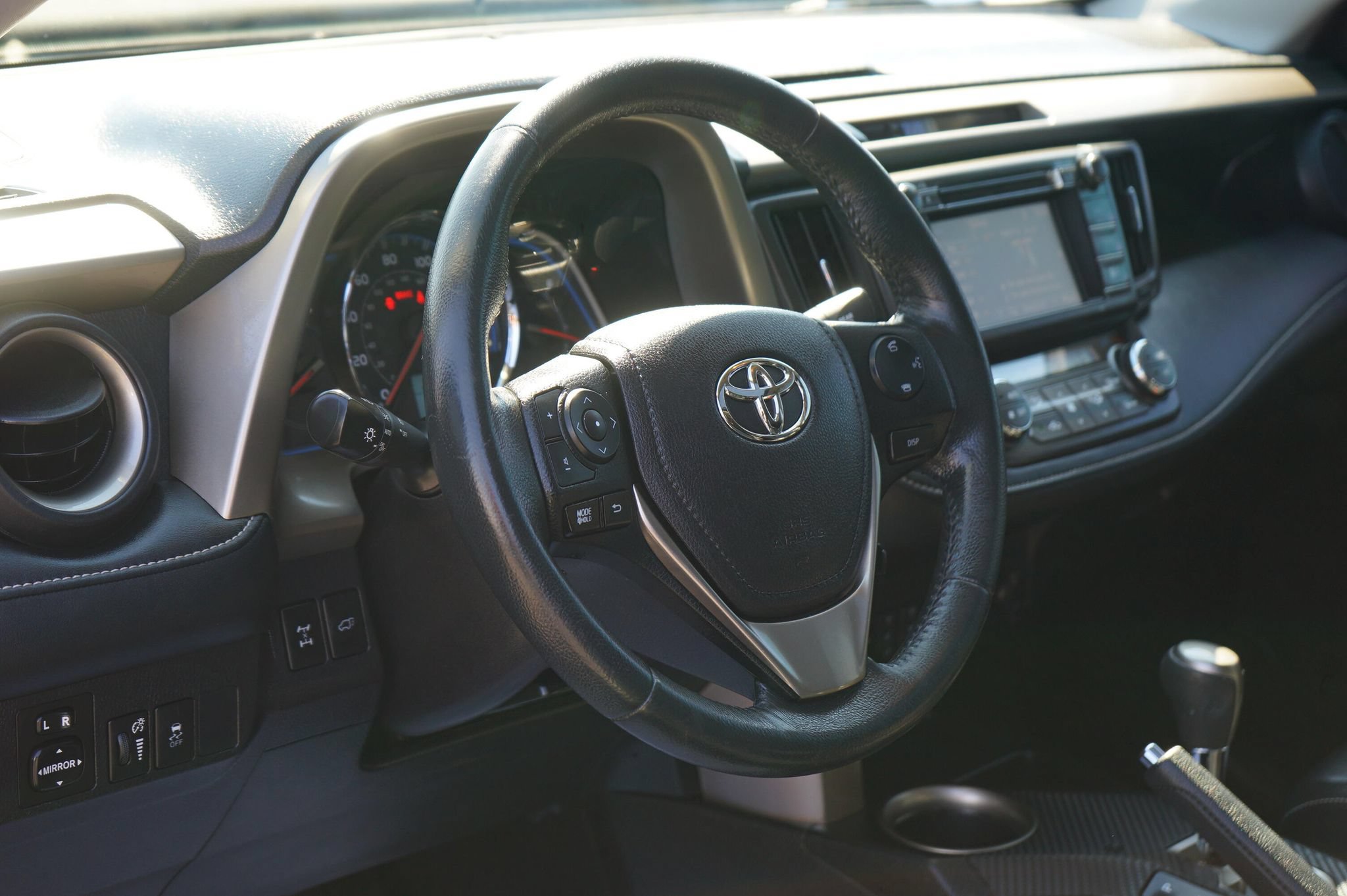 Used 2015 Toyota RAV4 Limited AWD/4WD image 13
