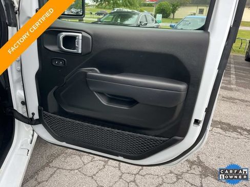 Used 2025 Jeep Wrangler Sport AWD/4WD image 14