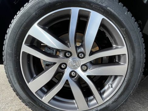 Used 2016 Honda Pilot Touring image 14