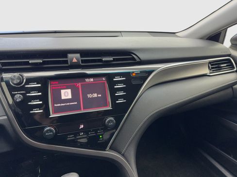 Used 2018 Toyota Camry SE image 24