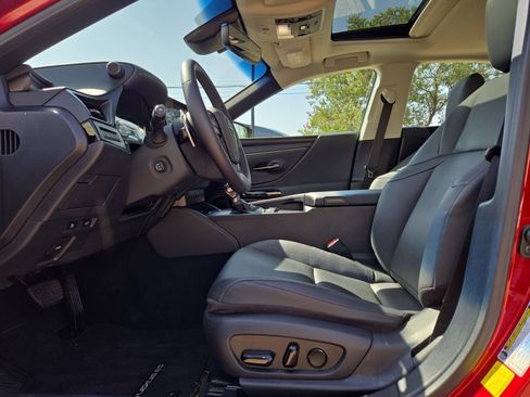 Certified 2025 Lexus ES 300h w/ Premium Package FWD image 16