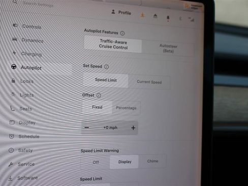 Used 2018 Tesla Model 3 Long Range image 16