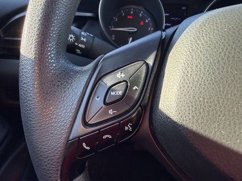 Used 2019 Toyota C-HR XLE image 11