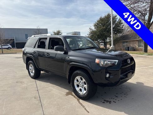 Used 2016 Toyota 4Runner SR5 image 3