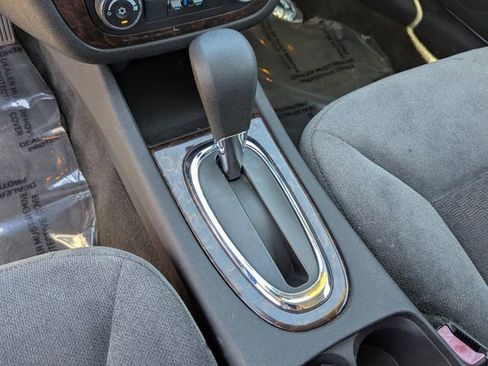 Used 2016 Chevrolet Impala LT FWD image 25