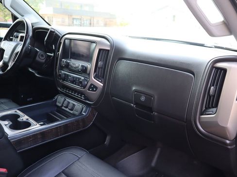 Used 2016 GMC Sierra 2500 Denali w/ Duramax Plus Package AWD/4WD image 17