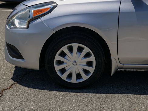 Used 2017 Nissan Versa S Plus FWD image 11