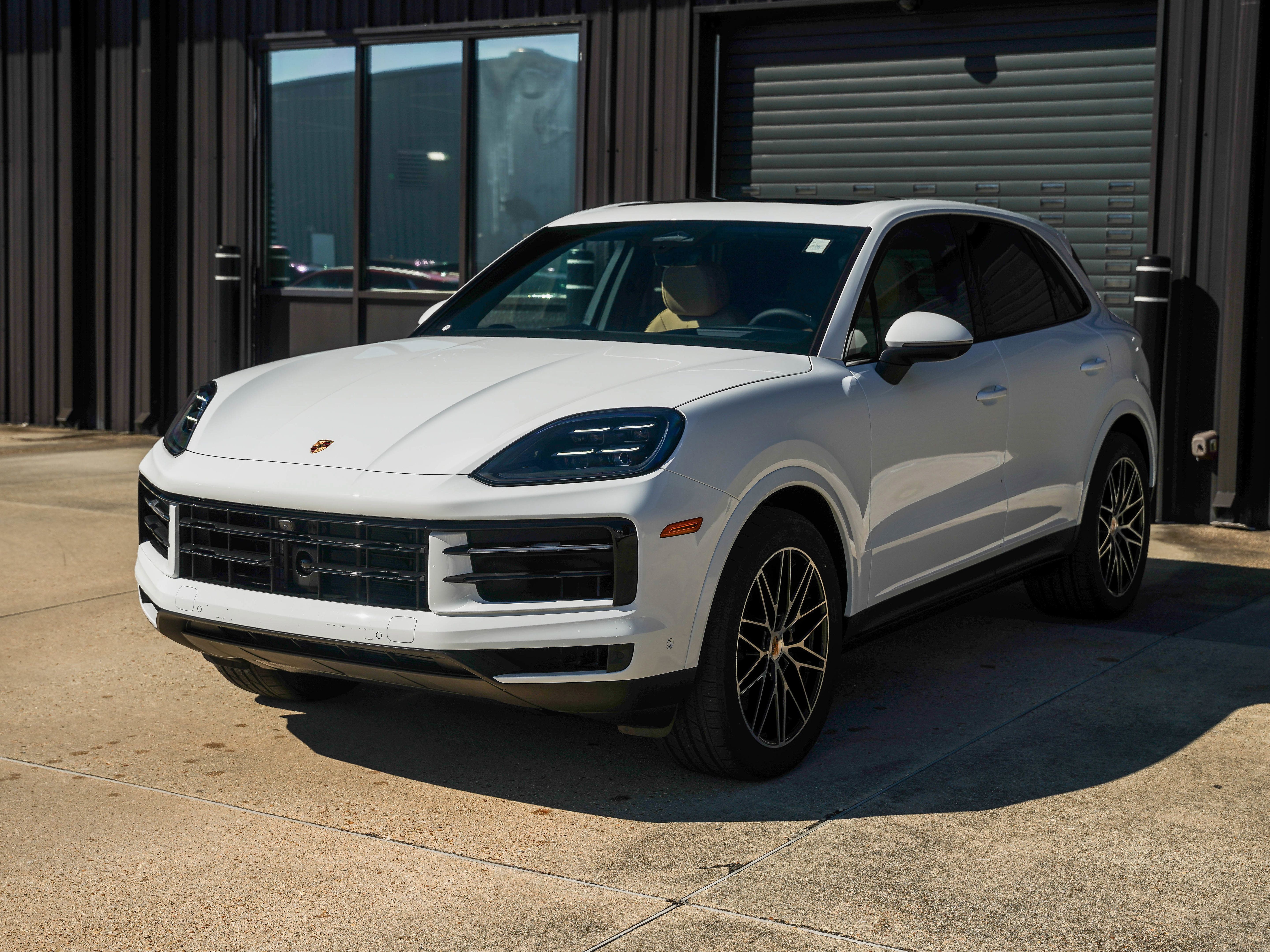 Certified 2026 Porsche Cayenne AWD/4WD image 8