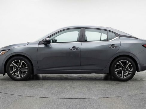 Used 2025 Nissan Sentra SV FWD image 5