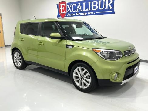 Used 2018 Kia Soul + FWD image 11