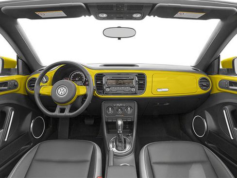 Used 2014 Volkswagen Beetle TDI FWD image 4