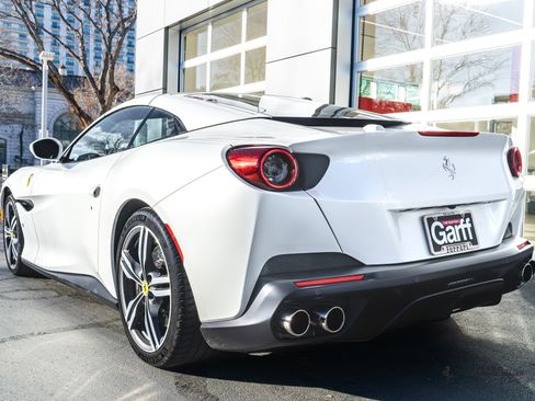 Certified 2020 Ferrari Portofino image 5