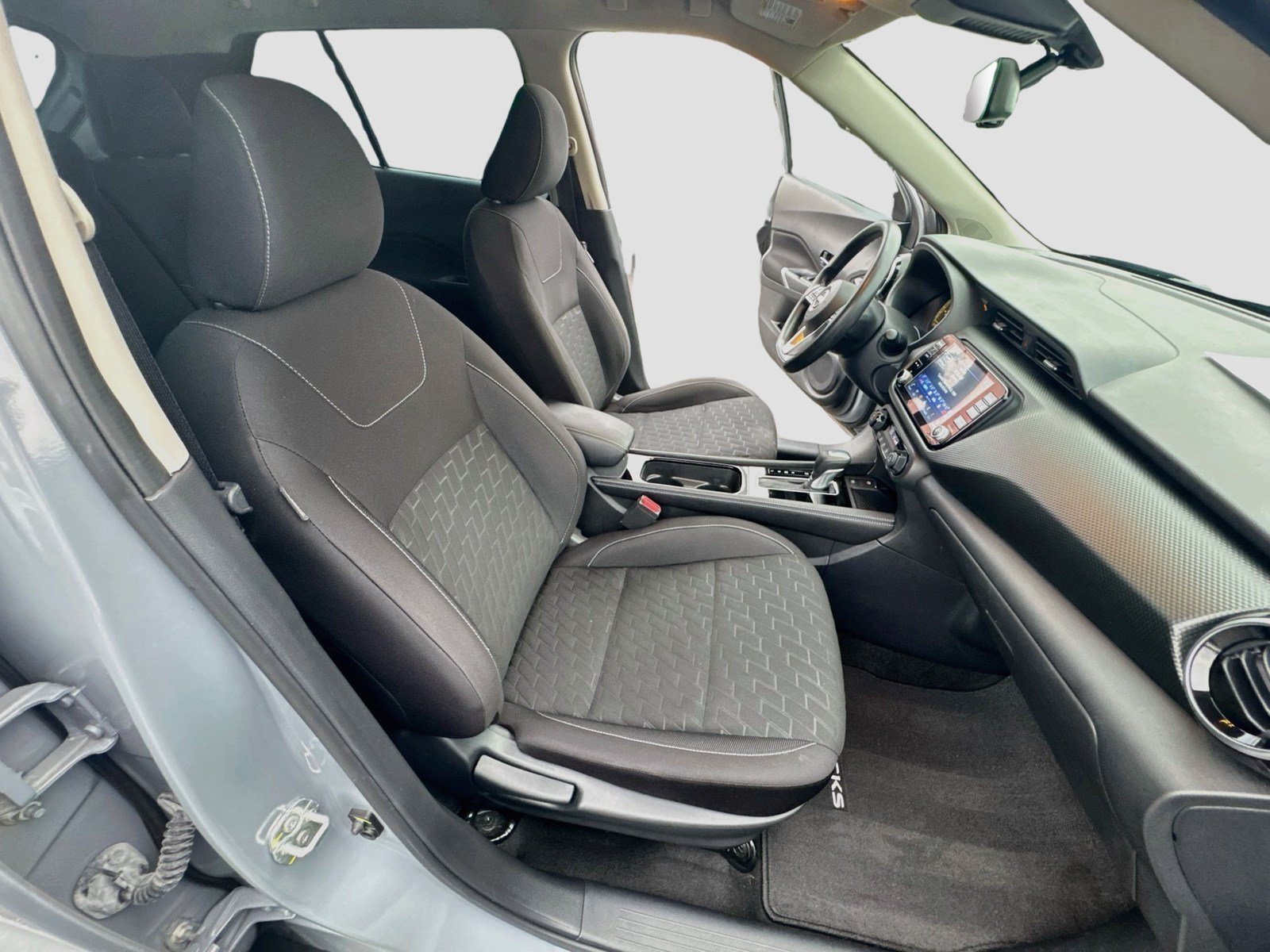Used 2022 Nissan Kicks SV w/ Interior Electronics Package FWD image 26