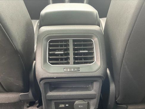 Used 2018 Volkswagen Tiguan SE w/ Panoramic Sunroof Package image 33