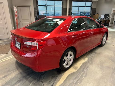 Used 2014 Toyota Camry SE image 25