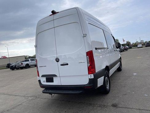 Used 2025 Mercedes-Benz Sprinter 2500 image 4