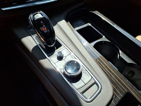 Used 2023 Cadillac Escalade Premium Luxury w/ LPO, Illumination Package AWD/4WD image 30