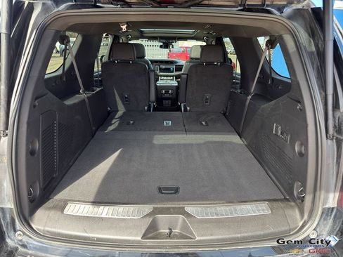 Used 2023 GMC Yukon XL Denali AWD/4WD image 8