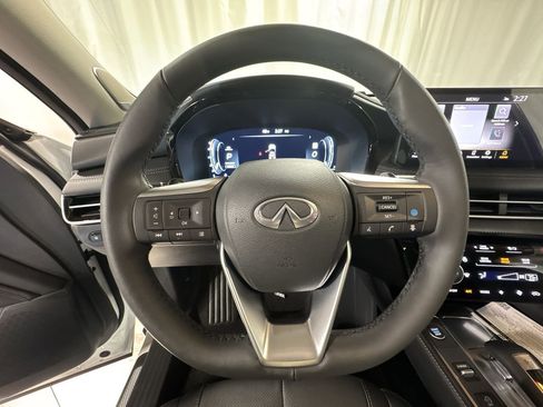 Certified 2025 INFINITI QX60 Luxe w/ Vision Package AWD/4WD image 42