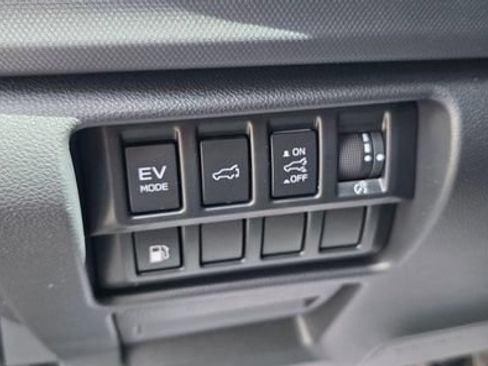 Used 2025 Subaru Forester Limited w/ Popular Package AWD/4WD image 19