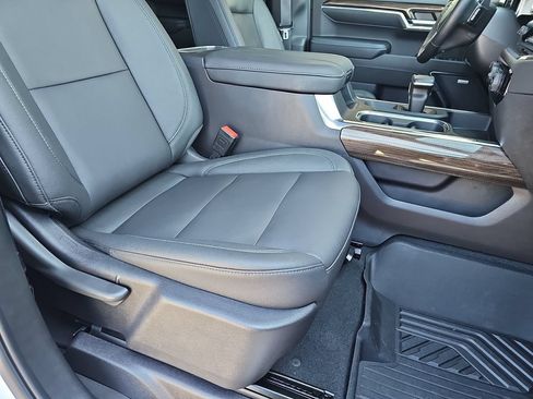 Certified 2024 Chevrolet Silverado 1500 LT Trail Boss w/ Convenience Package II AWD/4WD image 13