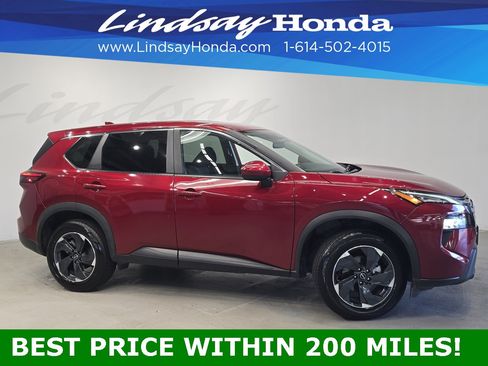 Used 2024 Nissan Rogue SV image 3