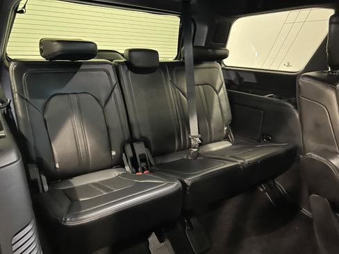 Used 2019 Ford Expedition Limited w/ Equipment Group 301A AWD/4WD image 41