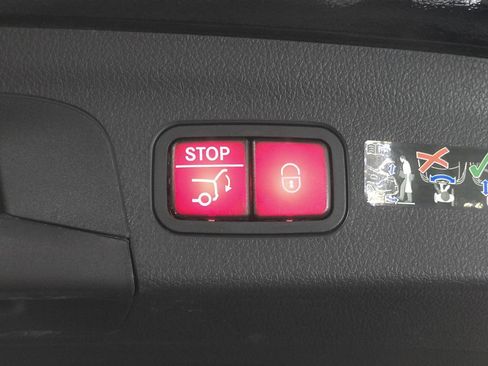 Used 2025 Mercedes-Benz GLE 350 4MATIC image 30