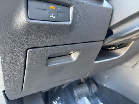 New 2026 Volkswagen Tiguan SE image 17