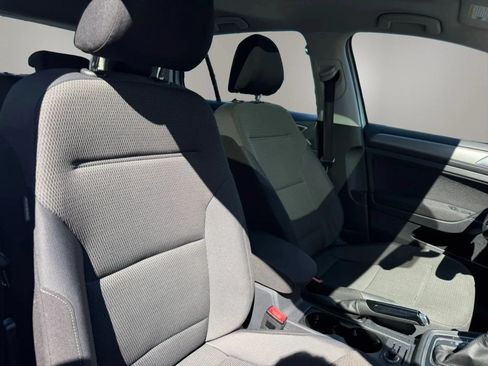 Used 2016 Volkswagen Golf S FWD image 48