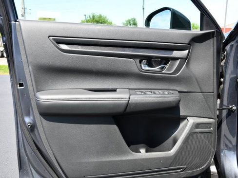 Used 2025 Honda CR-V EX image 10