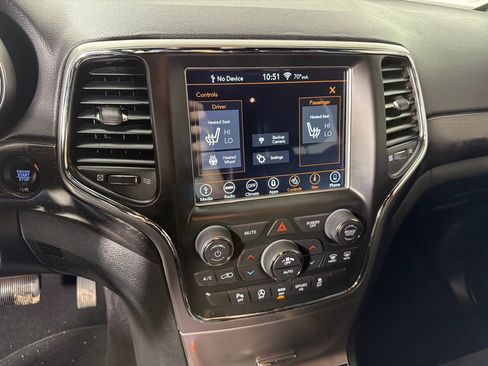 Used 2018 Jeep Grand Cherokee Altitude image 15