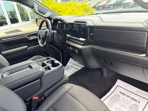 Used 2023 Chevrolet Silverado 1500 LT AWD/4WD image 13