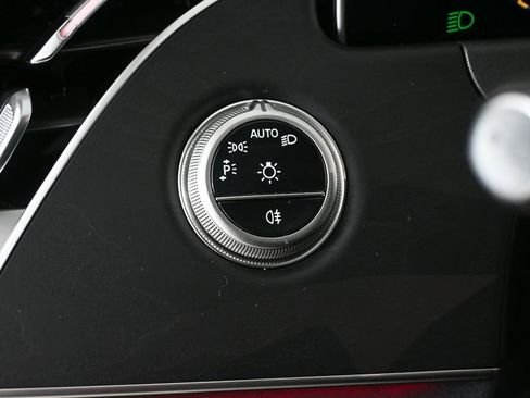 Used 2025 Mercedes-Benz E 350 Sedan image 9