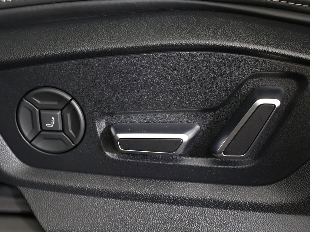 Used 2024 Audi SQ8 Premium Plus AWD/4WD image 36