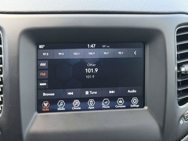 Used 2018 Jeep Compass Sport w/ Tech Group AWD/4WD image 13