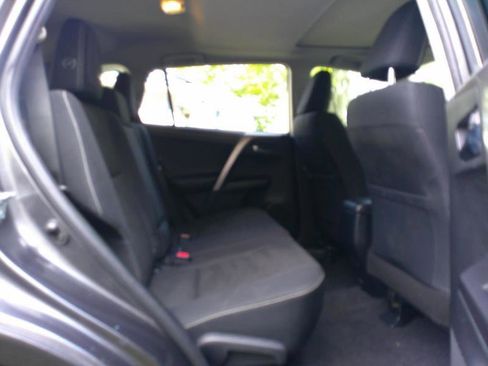 Used 2018 Toyota RAV4 XLE image 19