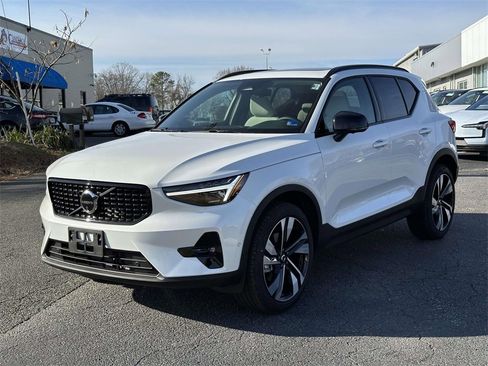 New 2026 Volvo XC40 B5 Ultra w/ Protection Package Premier image 22