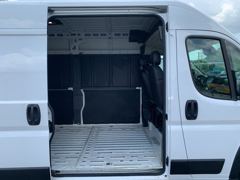 Used 2025 RAM ProMaster 2500 w/ Convenience Group FWD image 30