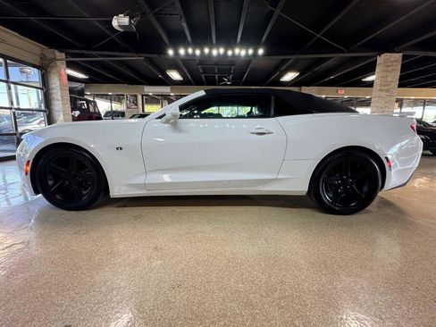 Used 2017 Chevrolet Camaro LT RWD image 4