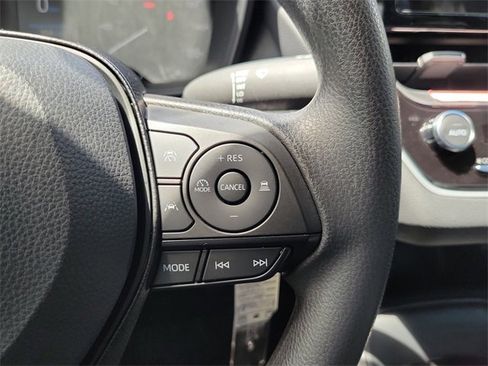 Used 2025 Toyota Corolla LE image 15