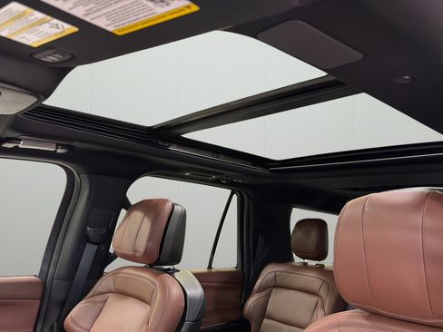 New 2026 Lincoln Navigator L Reserve AWD/4WD image 19