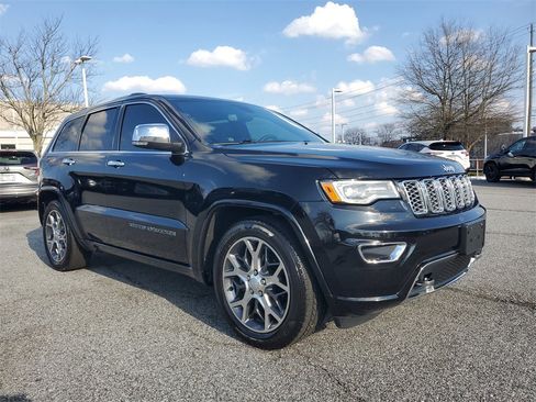 Used 2020 Jeep Grand Cherokee Overland image 3
